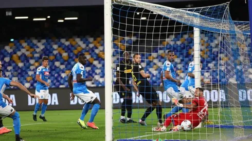 Eriksen abrió la cuenta con un tiro desde la esquina