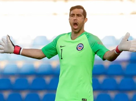 Mundialista de 1962: "Claudio Bravo ya no puede ser capitán"