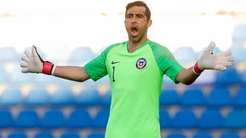 Claudio Bravo ante Guinea