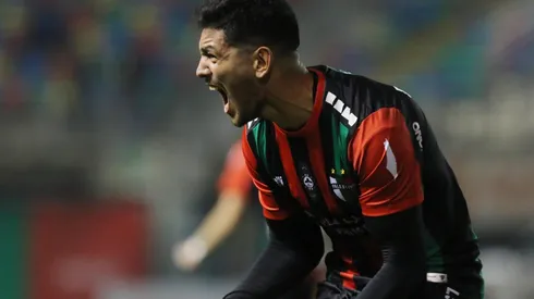 Lucas Passerini le da las gracias a Ivo Basay