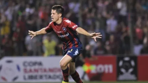 Juan Manuel Iturbe festejando frente a Colo Colo