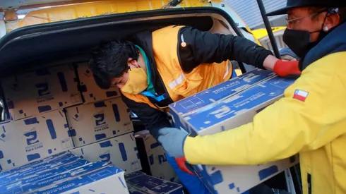 Las cajas de alimentos ya se están repartiendo por todo Chile.