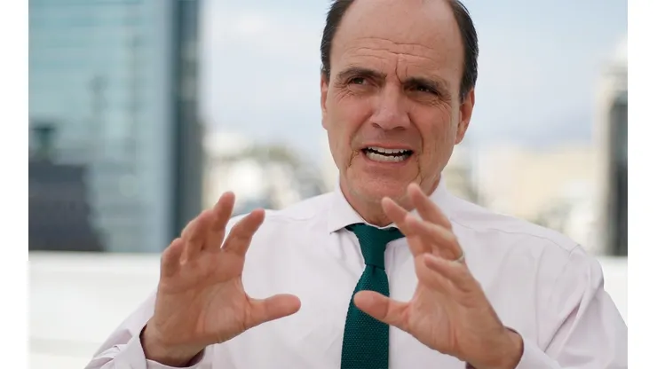 El ministro Cristián Monckeberg estará 14 días en cuarentena.