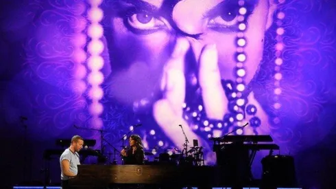 Chris Martin fue parte del tributo a Prince, "Let's Go Crazy".