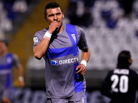 Flor de condoro del Mota arriba del avión con la UC