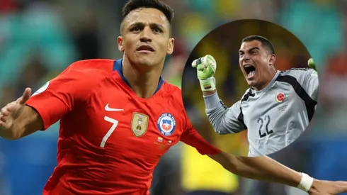 Mondragón defiende a Alexis.