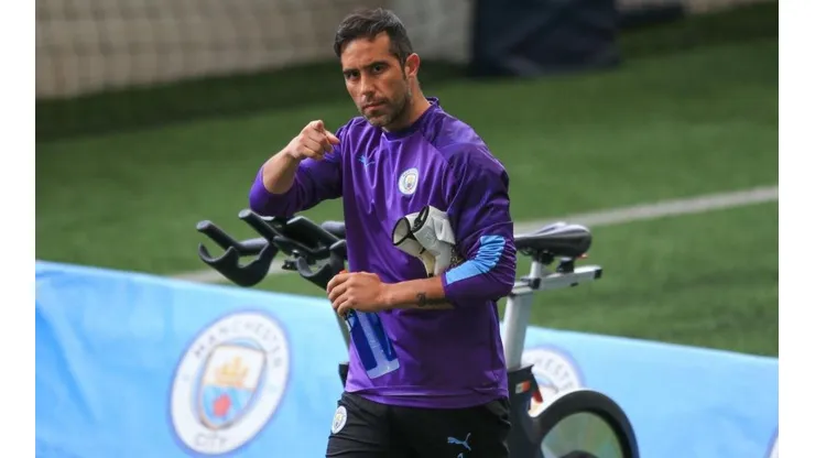 Claudio Bravo se llena de elogios antes del regreso de la Premier