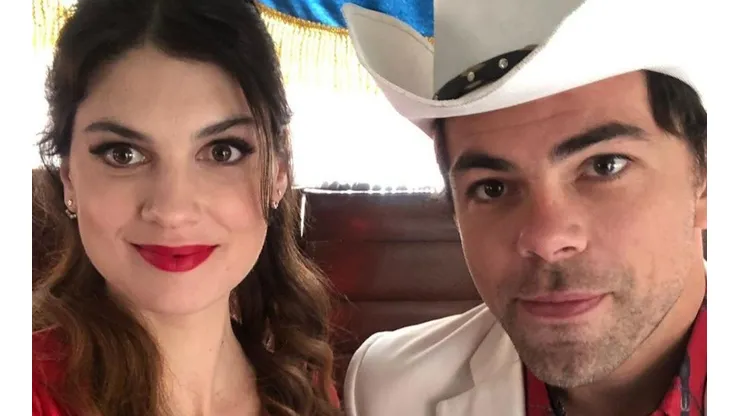 Paloma Moreno junto a Francisco Gormaz en el tras bambalinas de "Gemelas".