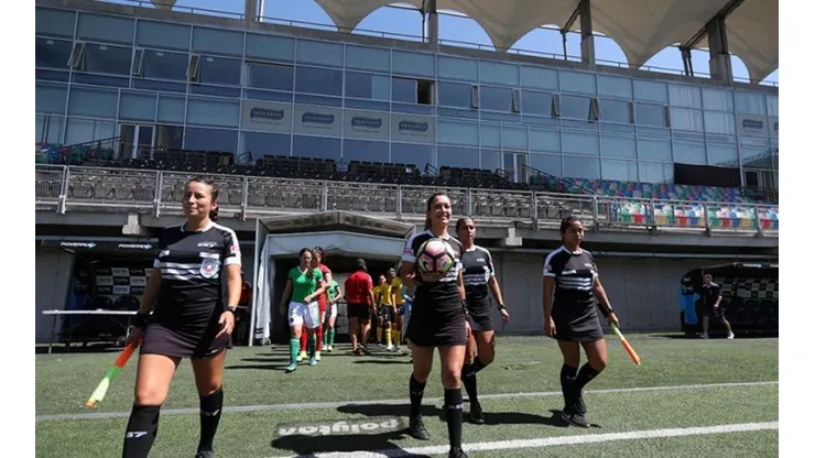 El fútbol femenino volverá en octubre.