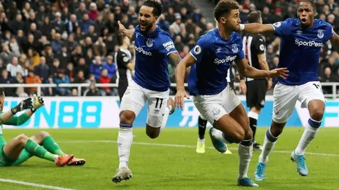 Los jugadores del Everton FC de Inglaterra, y el entrenador Carlo Ancelotti acordaron una rebaja de 30% de sus salarios además de un aplazamiento en los pagos para ayudar a proteger al club durante la crisis sanitaria