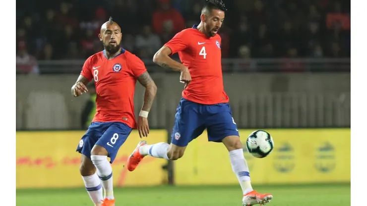 Mauricio Isla se acerca a Boca Juniors
