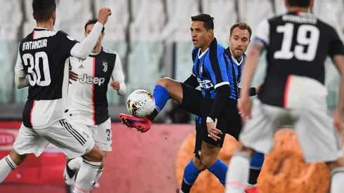 Alexis en Inter contra la Juventus.