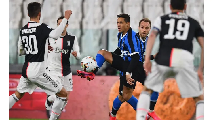 Alexis en Inter contra la Juventus.