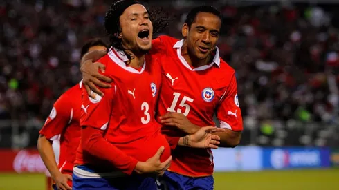 Waldo Ponce celebrando con Jean Beausejour, a quien también puso en su equipo ideal