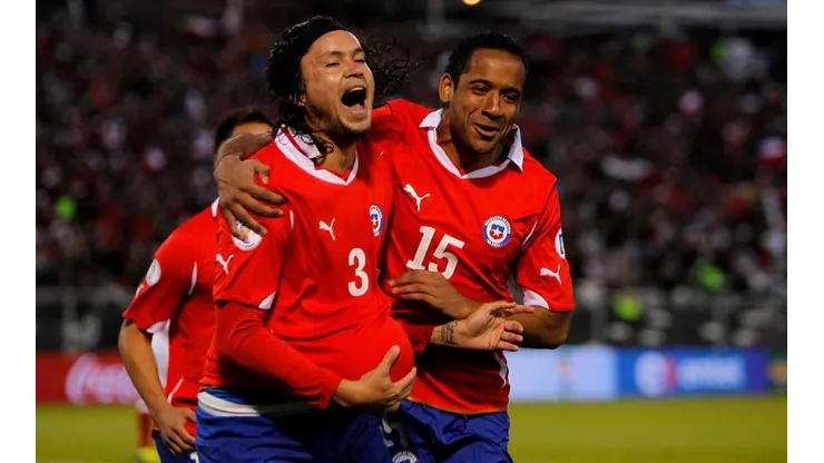 Waldo Ponce celebrando con Jean Beausejour, a quien también puso en su equipo ideal