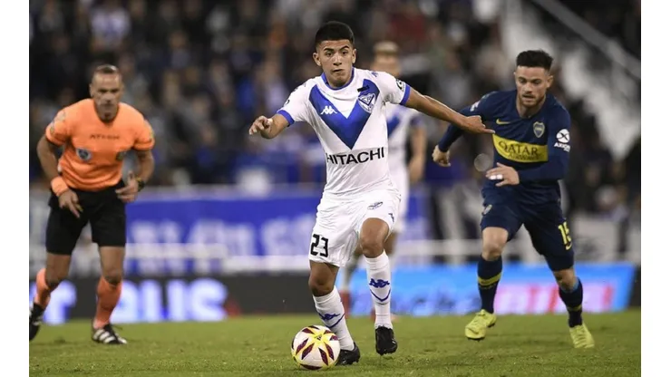 El mediocampista de Vélez Sarsfield, Thiago Almada, ha sido comparado con Messi y grandes clubes se han interesado en su pase
