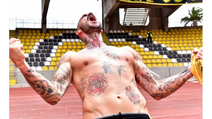 Mauricio Pinilla sacó aplausos en redes sociales por su respuesta a un bot de Instagram
