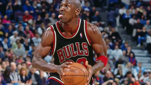 Michael Jordan dejó la postura neutral que lo caracterizaba y comenzó a sacar la voz y a realizar donaciones en favor del pueblo afroamericano