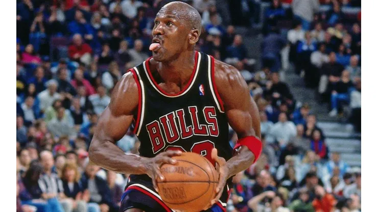 Michael Jordan dejó la postura neutral que lo caracterizaba y comenzó a sacar la voz y a realizar donaciones en favor del pueblo afroamericano