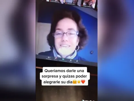 [Video] Alumnas emocionan a una profesora vía Zoom con un lindo gesto