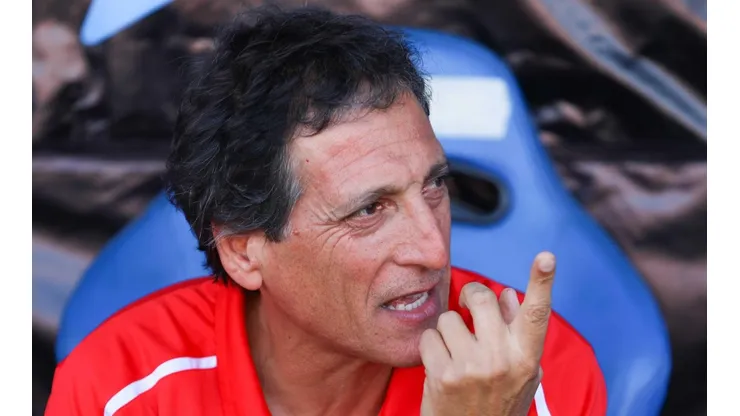 En Perú proyectan un mes más para que Mario Salas pueda asumir al mando de Alianza Lima