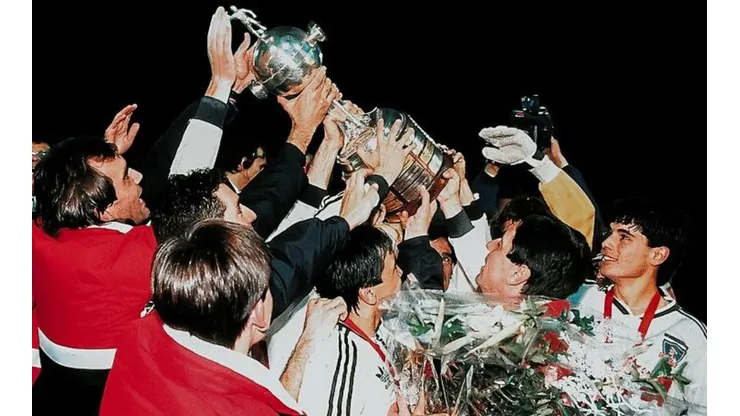 Un 5 de junio de 1991, Colo Colo levantaba por primera vez la Copa Libertadores de América.
