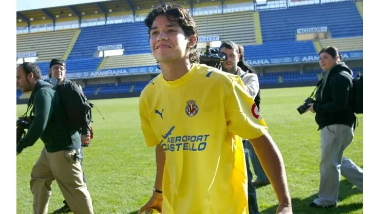 Matías Fernández en su presentación en el Villarreal