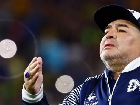 Gimnasia oficializa la renovación de Diego Maradona como DT hasta 2021