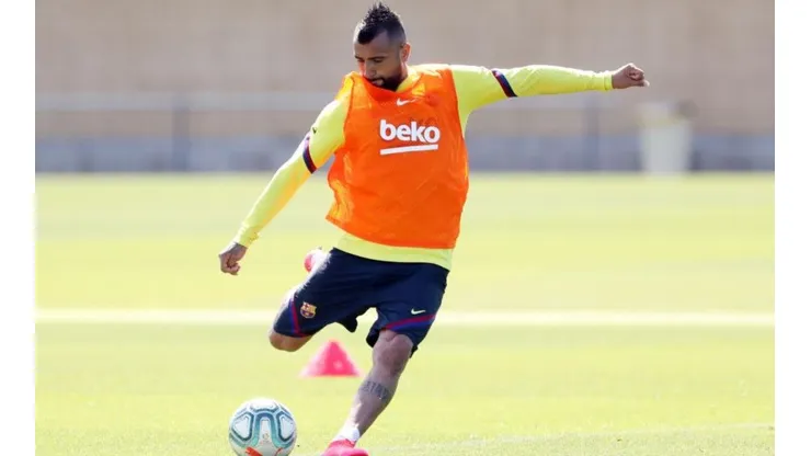 Arturo Vidal se prepara para la vuelta al fútbol en Barcelona
