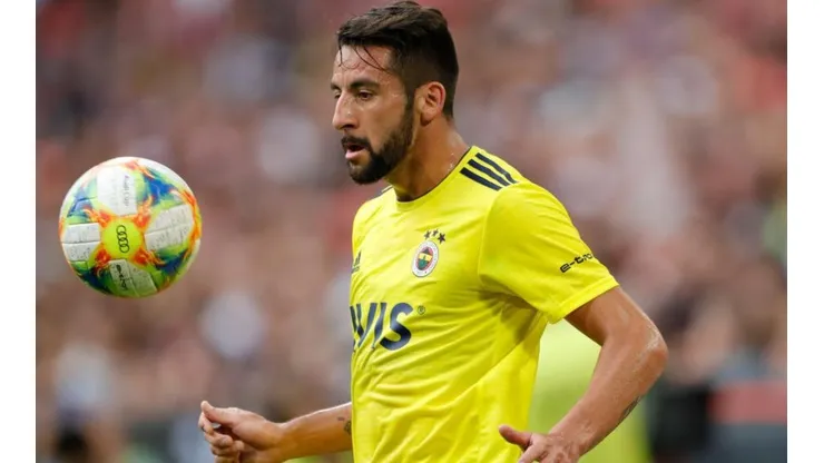 Mauricio Isla se acerca a Boca Juniors