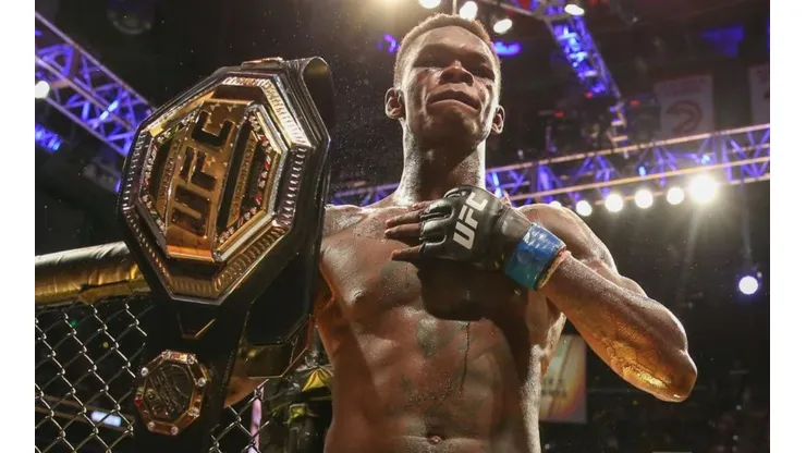 Israel Adesanya se unió a manifestaciones por la muerte de George Floyd
