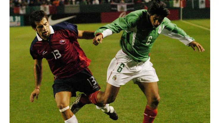 Jorge Vargas jugando por la selección chilena
