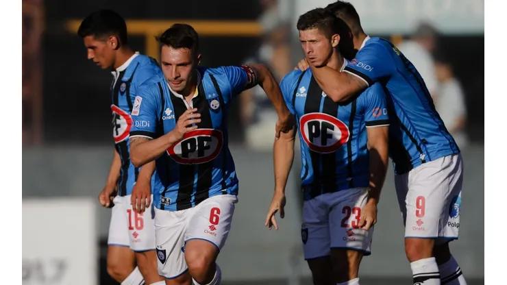 Huachipato volvió a los entrenamientos en cancha este lunes.