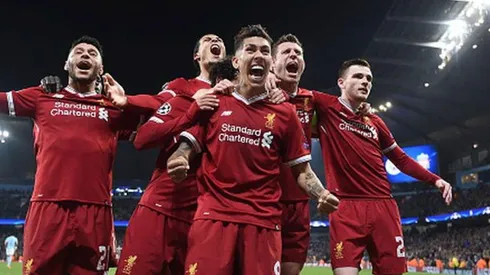 Plantel del Liverpool le rinde homenaje a George Floyd.