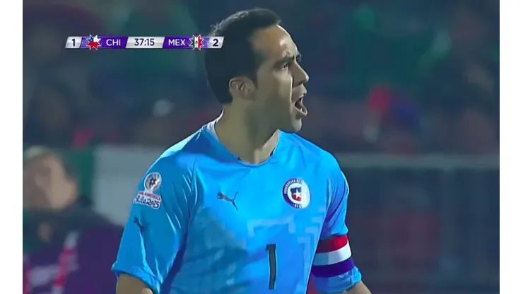 Claudio Bravo en el momento exacto en el que emplaza al público intentando despertarlos.