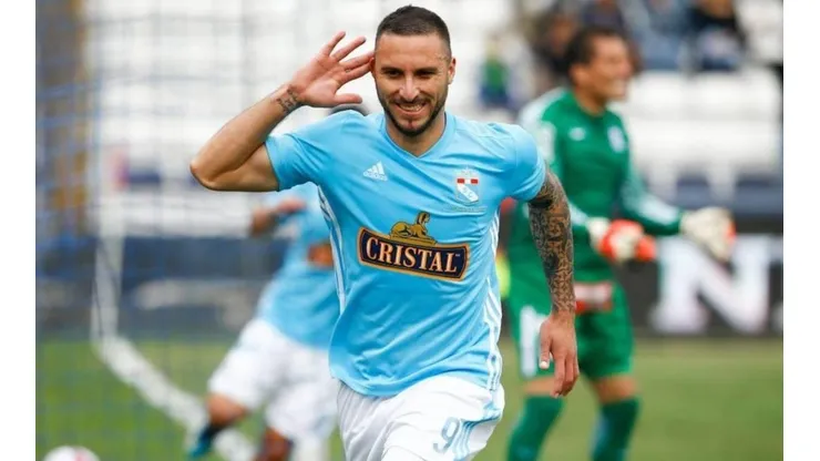 Emanuel Herrera sigue en Sporting Cristal.