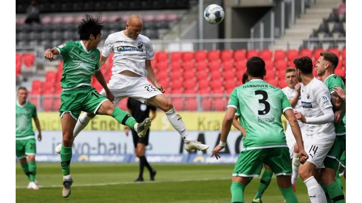 Miiko Albornoz fue titular en derrota del Hannover 96 ante el Sandhausen