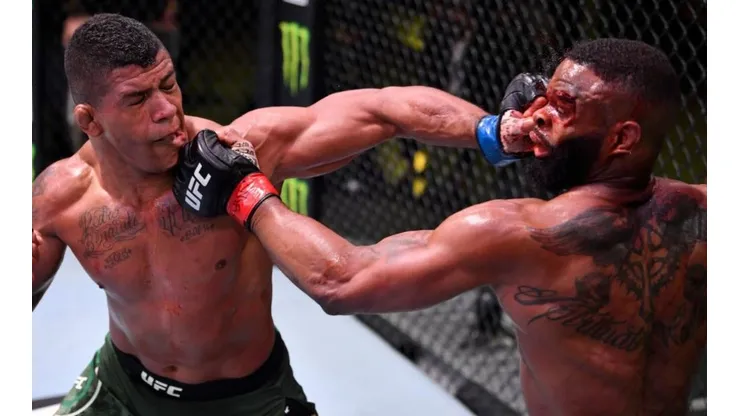 Gilbert Burns le pasó por encima a Tyron Woodley en la estelar del UFC Vegas