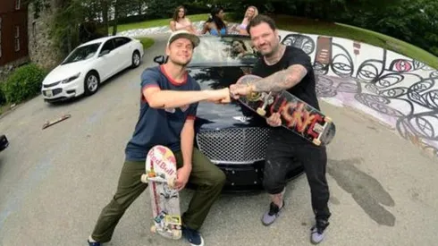 Madars Apse junto a la verdadera leyenda viviente Bam Margera.