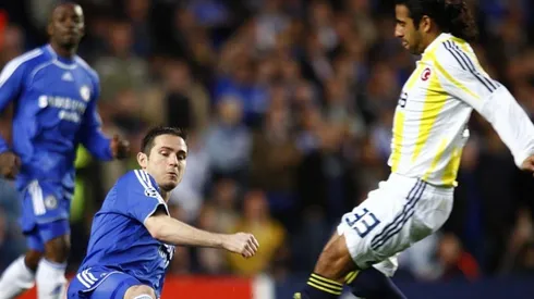Claudio Maldonado jugando contra Chelsea en la Champions