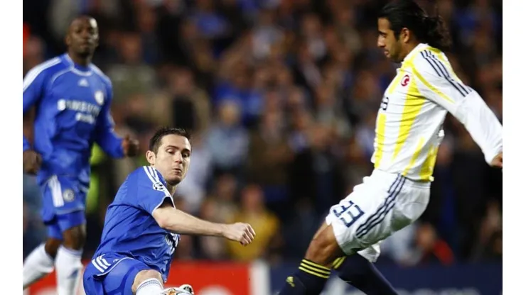 Claudio Maldonado jugando contra Chelsea en la Champions
