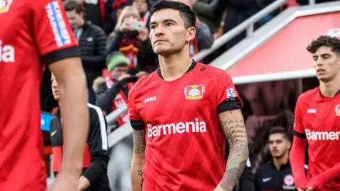 Charles Aránguiz buscará revancha de la última derrota para seguir en la parte alta de la Bundesliga.