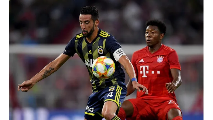 Mauricio Isla jugó tres temporadas en Fenerbahce y ahora espera volver a Sudamérica