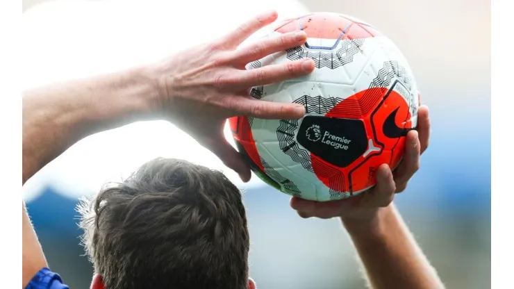 Premier League volverá a las prácticas grupales pensando en el regreso