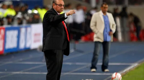 Sergio Markarián en la banca de Perú