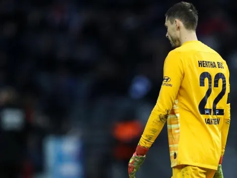 ¡Blooper mundial! Arquero de Hertha Berlín se manda flor de error