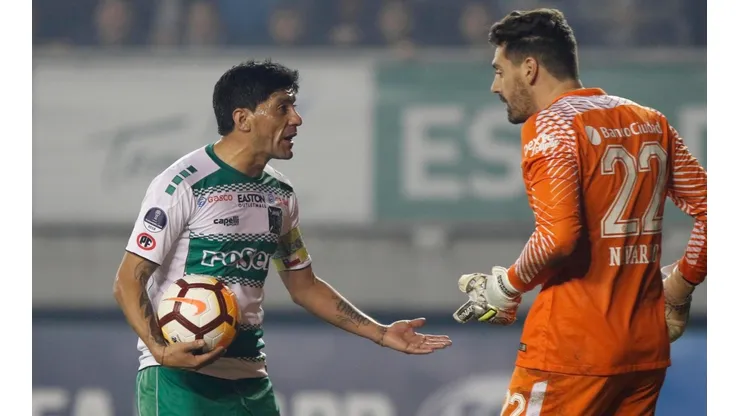 Navarro y Canío en el partido entre Temuco y San Lorenzo.