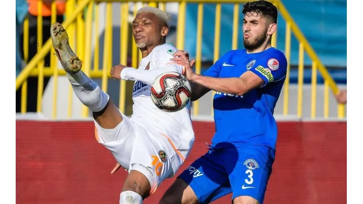 Junior Fernandes puede sar el salto dentro del mismo fútbol turco