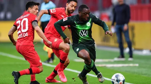 Charles Aránguiz y el Bayer Leverkusen caen goleados en la Bundesliga.