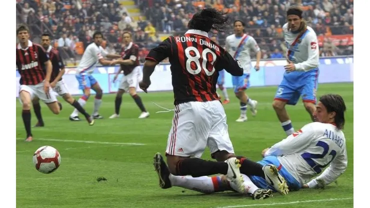 Álvarez confiesa qué le dijo Ronaldinho en un partido de la Serie A.
